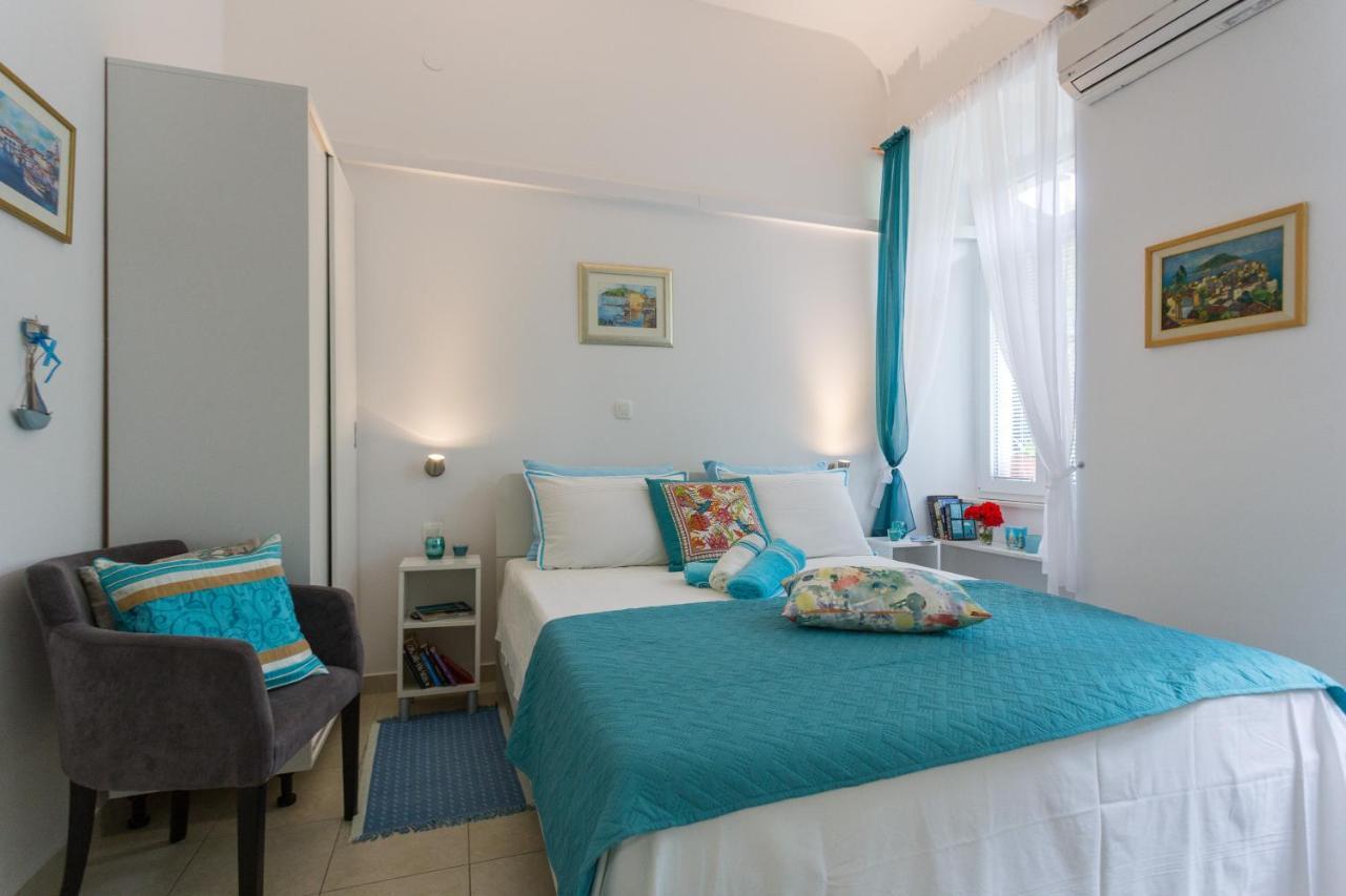 Elly Apartment *